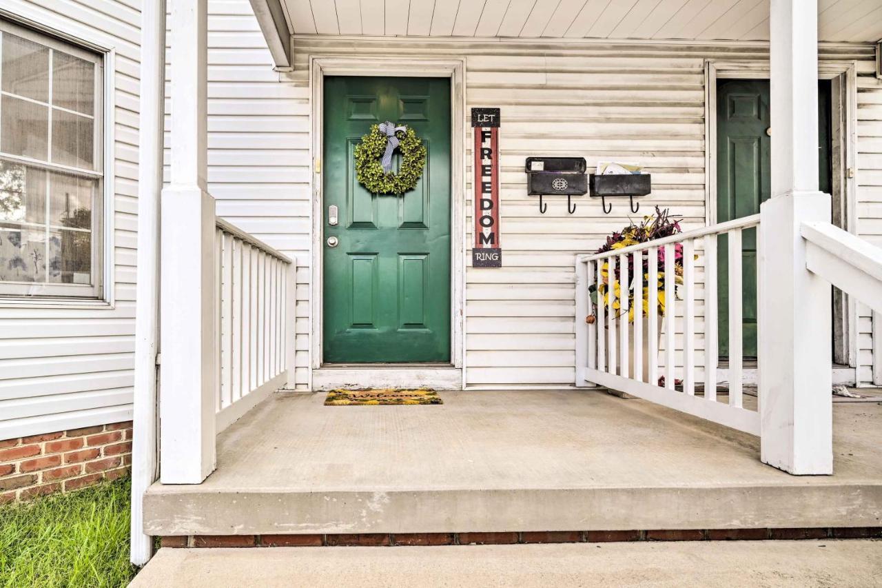 Holiday home Historic Dtwn 2 Mi To Military Park!